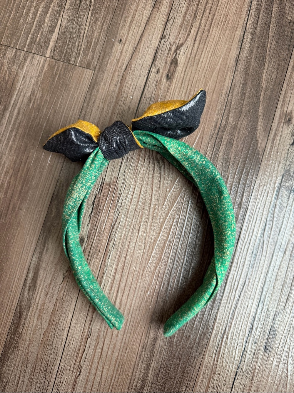 NWOT Loki Sparkly Bow Headband
